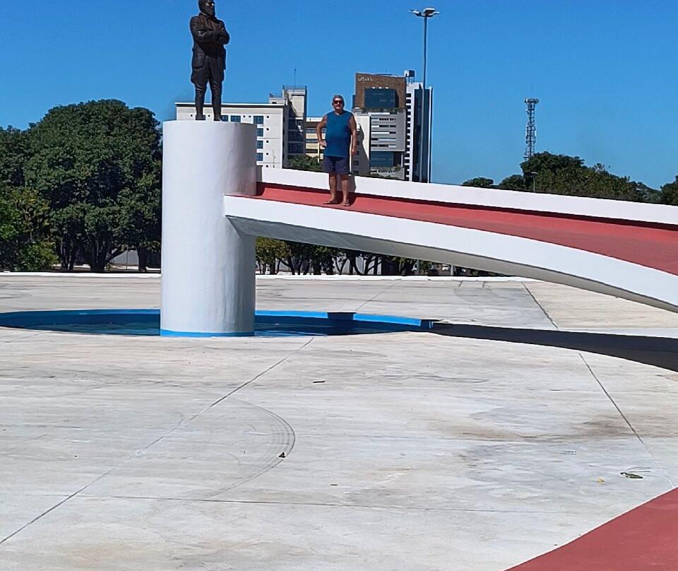 Praca Dos Girassois-Palmas必去景点