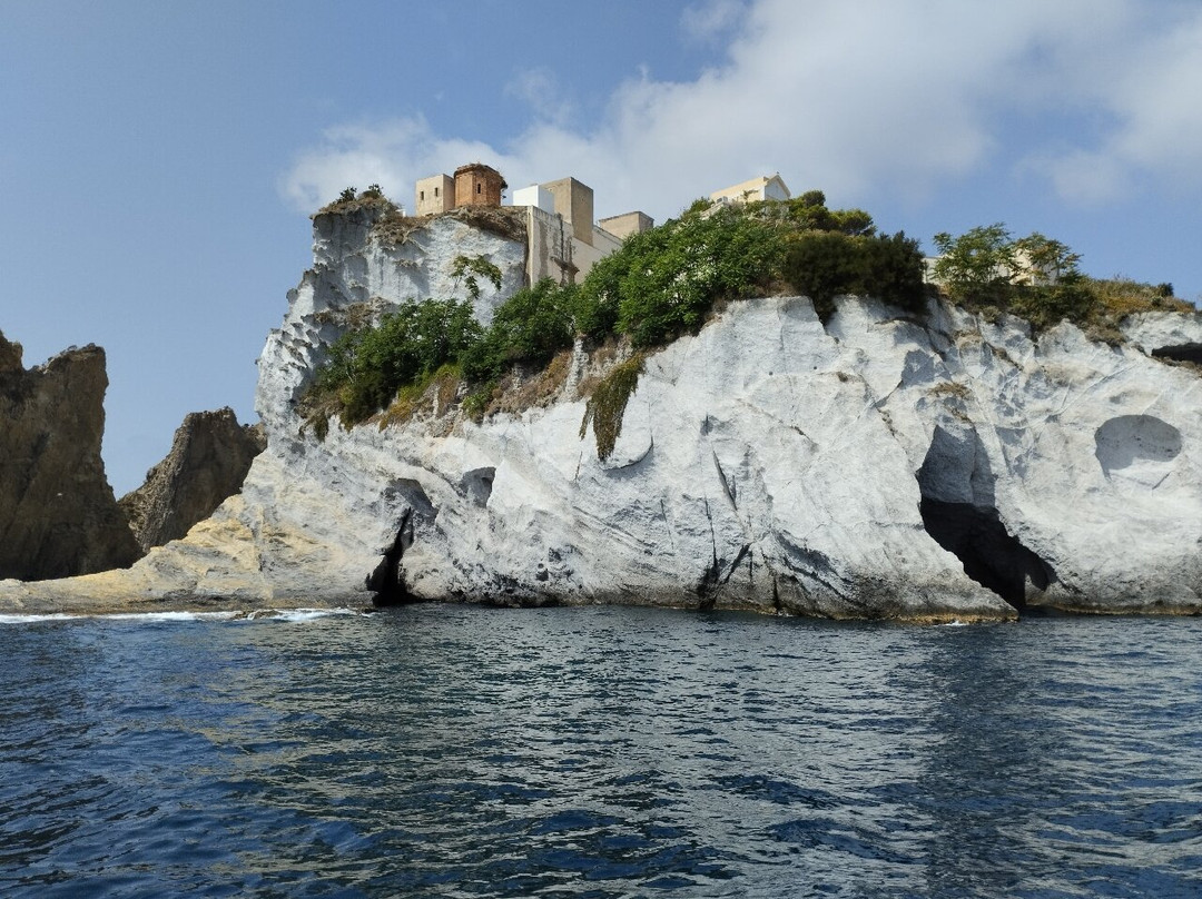 Il Fauno - Motobarca-Ponza Island必去景点