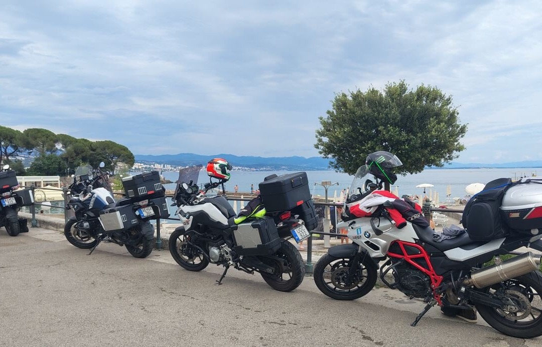 Moto 24 Adventure Motorcycle Rentals and Tours-布达佩斯必去景点
