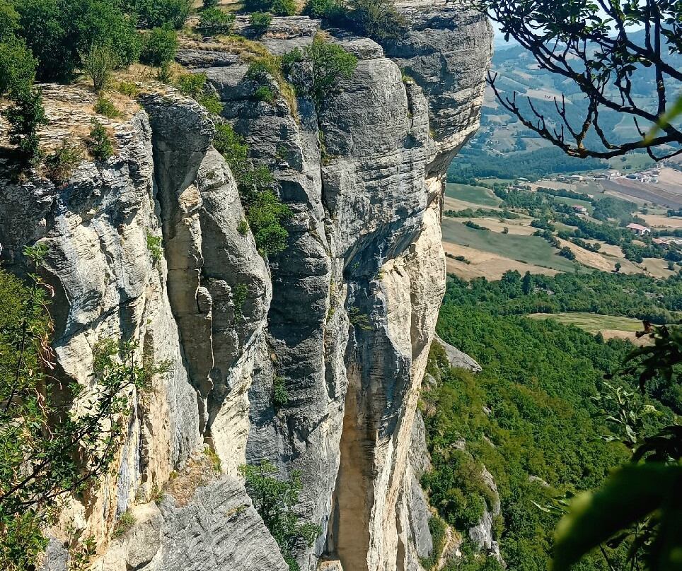 Pietra di Bismantova-Castelnovo ne' Monti必去景点