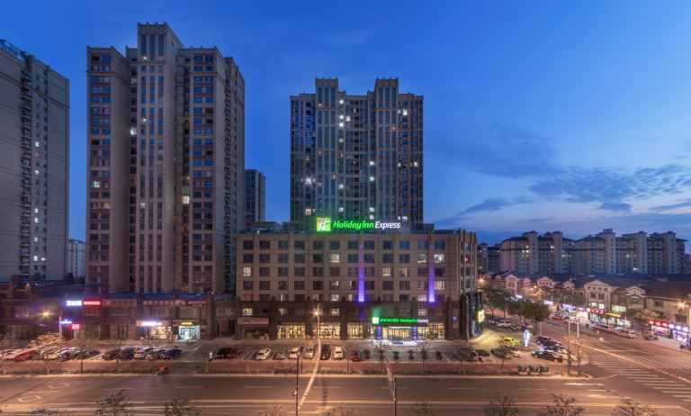 张家港东城智选假日酒店-官方