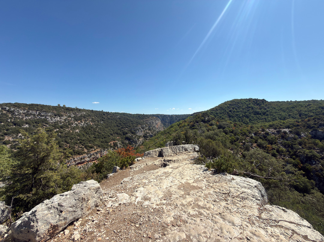 Sentier Du Garde Canal-Quinson必去景点