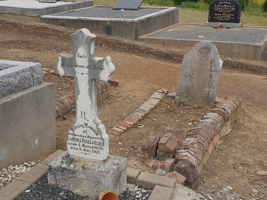 Birdwood Holy Cross Lutheran Church and Cemetery-Birdwood必去景点