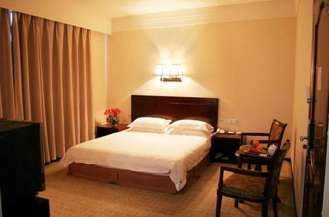 漯河市酒店住宿-中州假日酒店