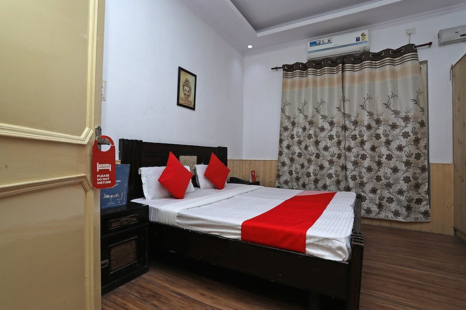 OYO 37033 Hotel Evergreen