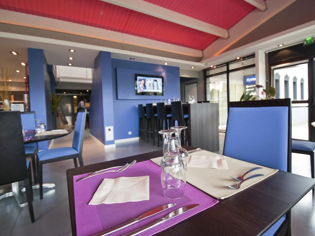 基里亚德罗驰苏尔永酒店主图