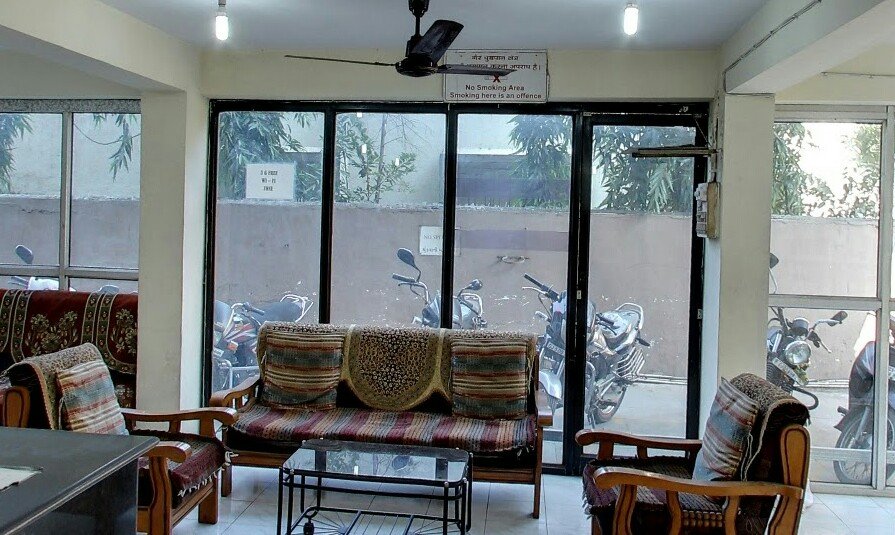 Hotel Surya-官方