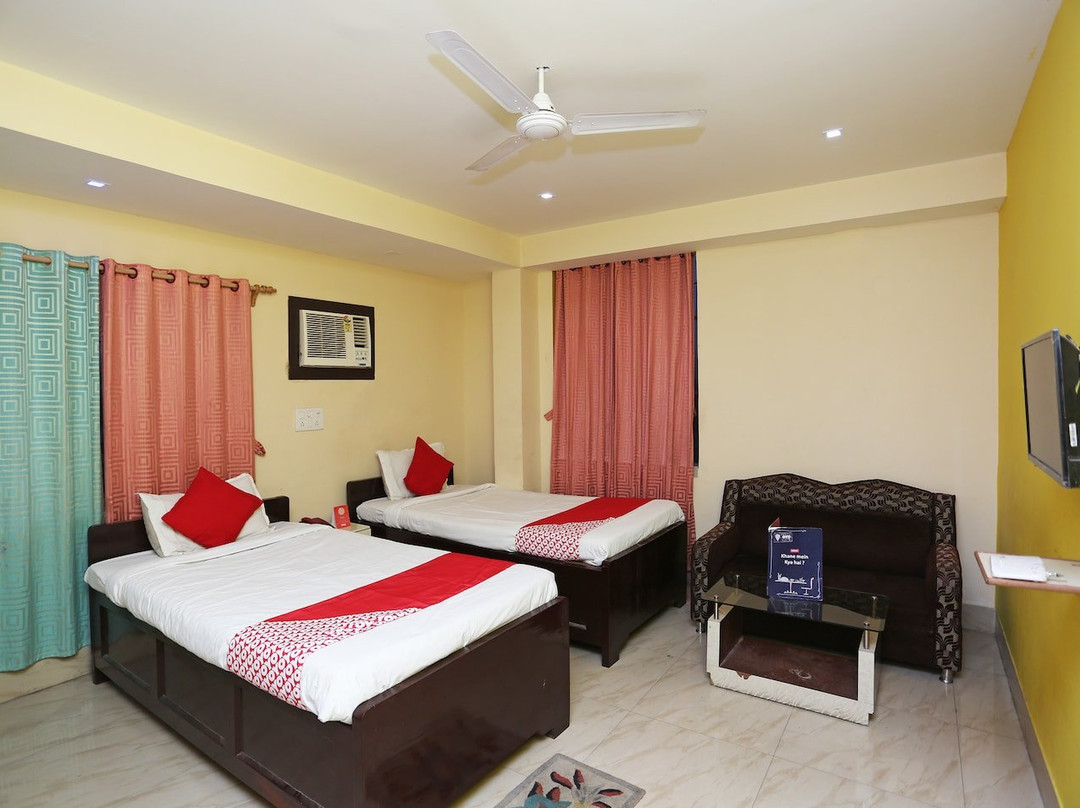 OYO 24854 Hotel Geetanjali Palace