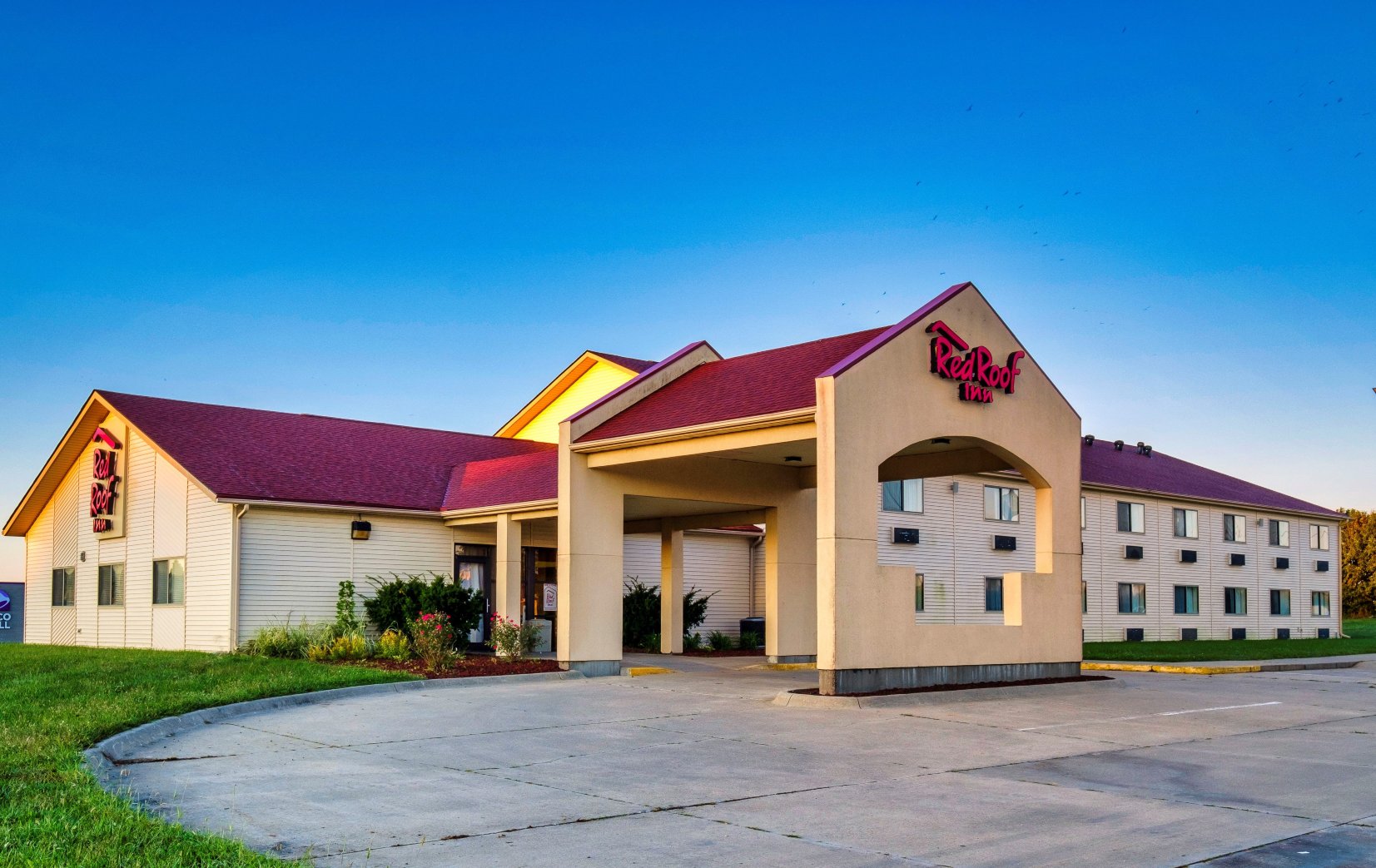 Red Roof Inn Holton-官方