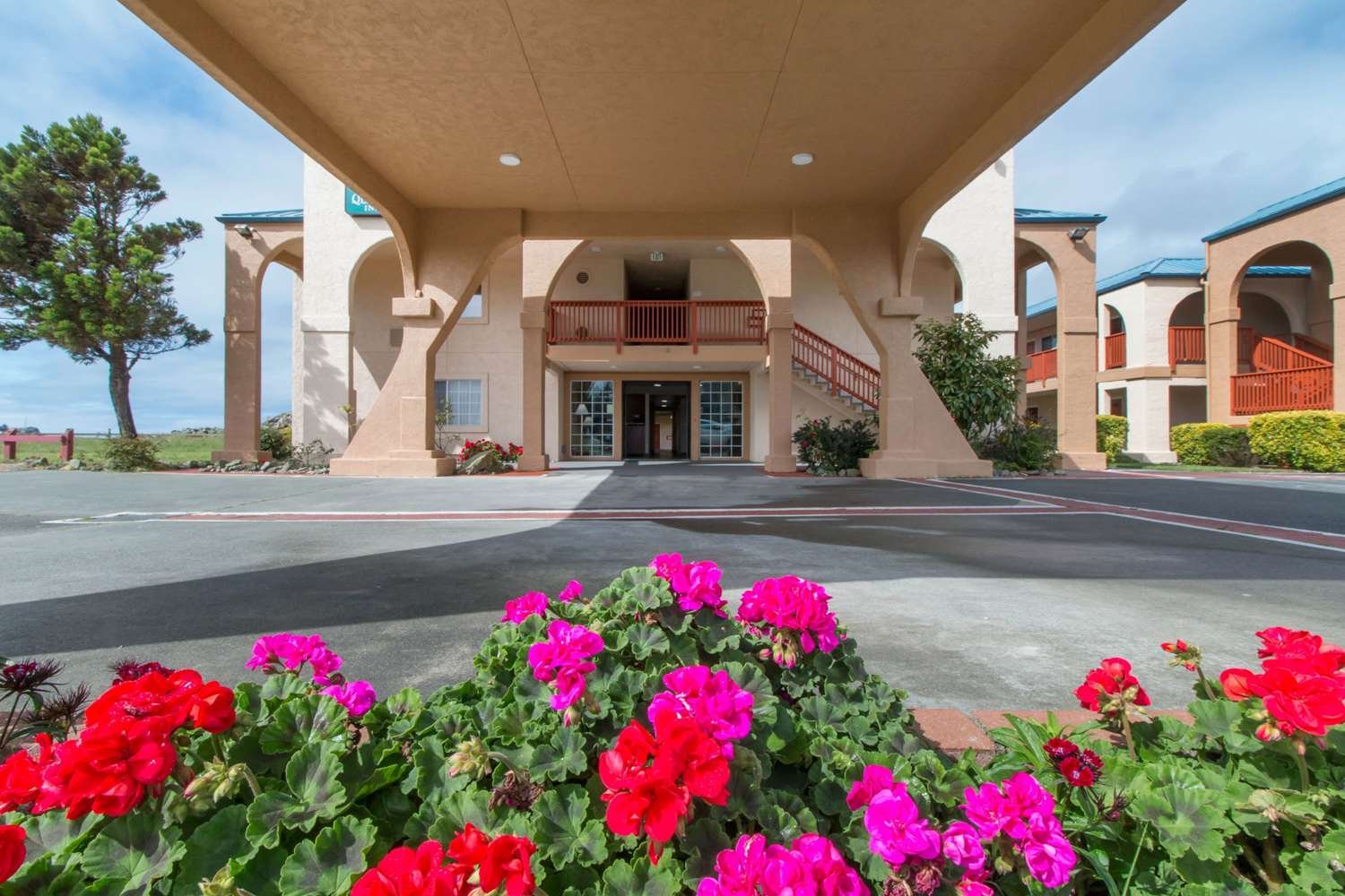 Quality Inn & Suites Redwood Coast-官方