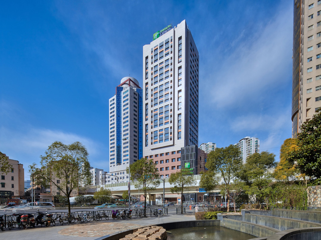 上海镇坪智选假日酒店主图