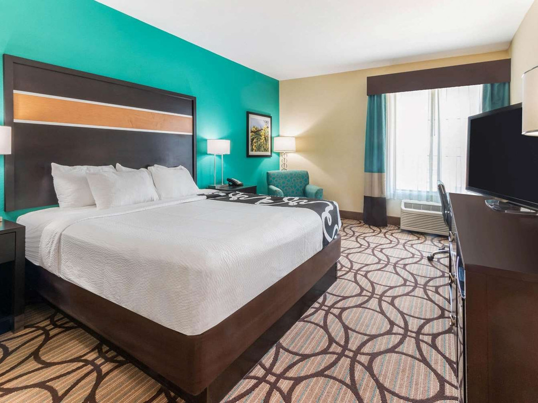 La Quinta Inn & Suites by Wyndham Carlsbad主图