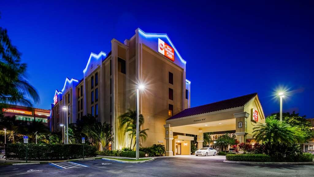 Best Western Plus Kendall Hotel & Suites主图
