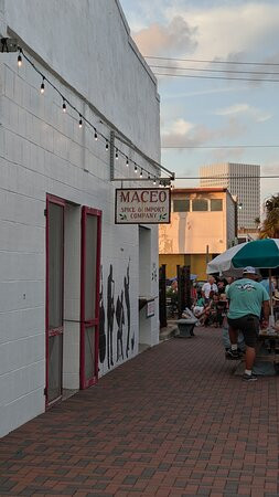 Red Light District Tours of Galveston by Kimber Fountain-盖维斯顿必去景点