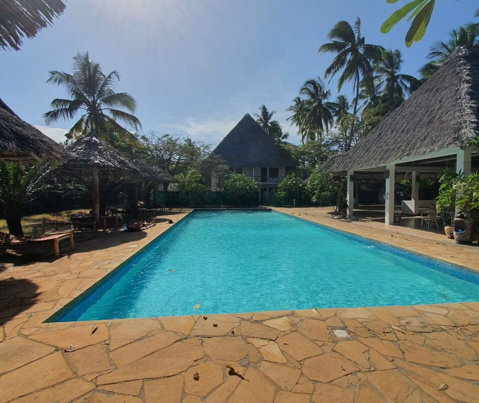 乌罗湾海滩度假酒店主图