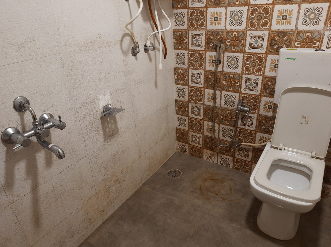 Dosti Lakehood Hill Station