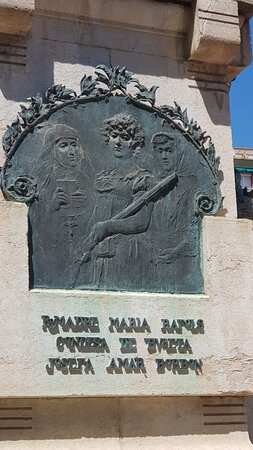 Monumento a Agustina de Aragon-萨拉戈萨省必去景点