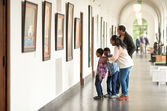 The Lodge At St. Edward Park主图