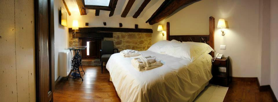 Torres del Rio酒店住宿-Hotel Rural LATORRIÉN DE ANE