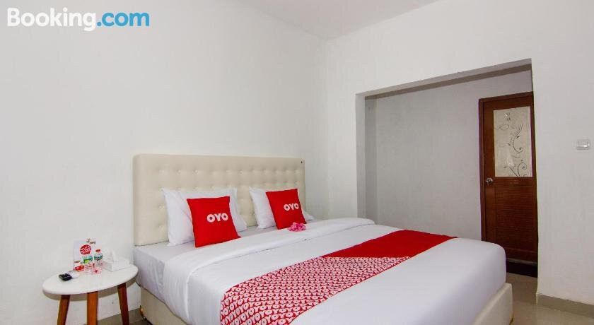 OYO 3796 Senggigi Villas
