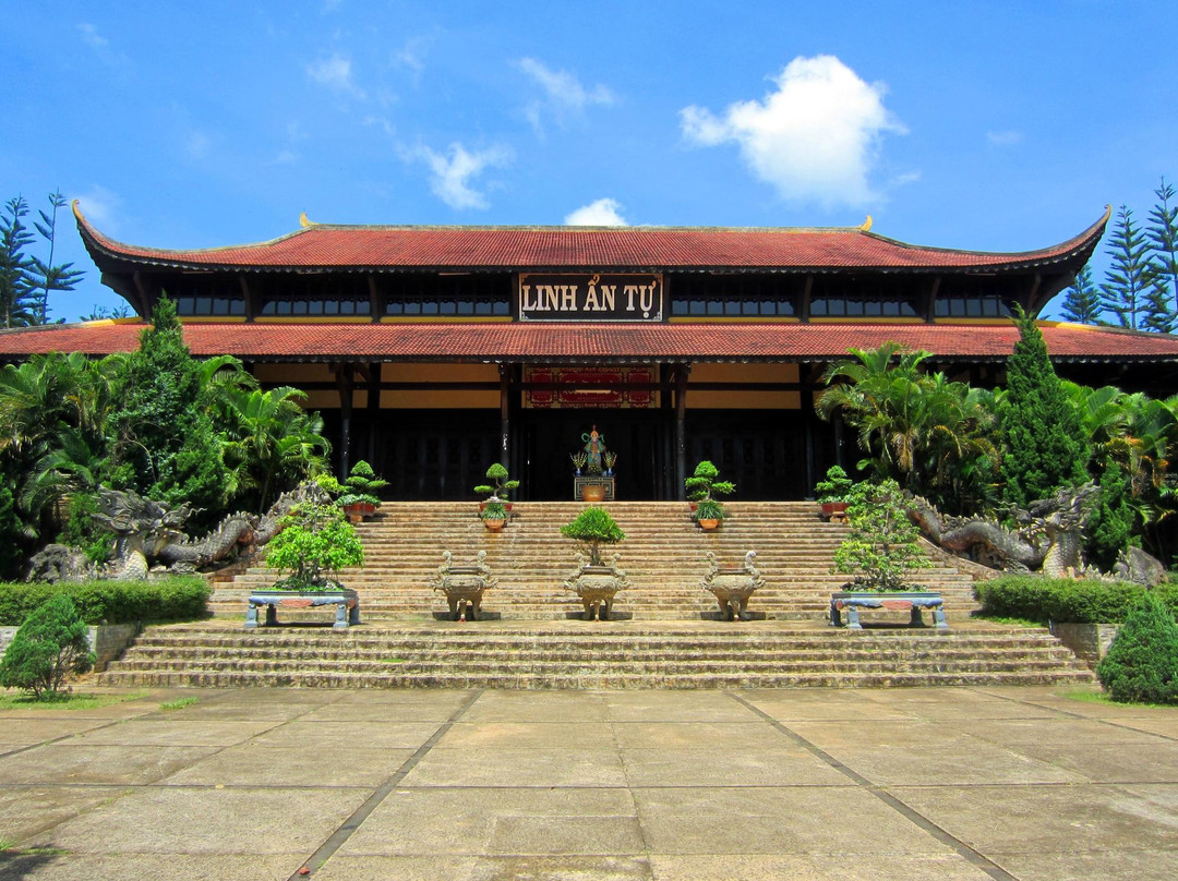 林同省旅游景点-Linh An Pagoda