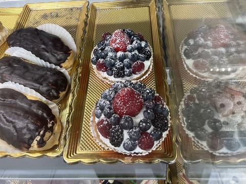 La Roma Pastry Shop