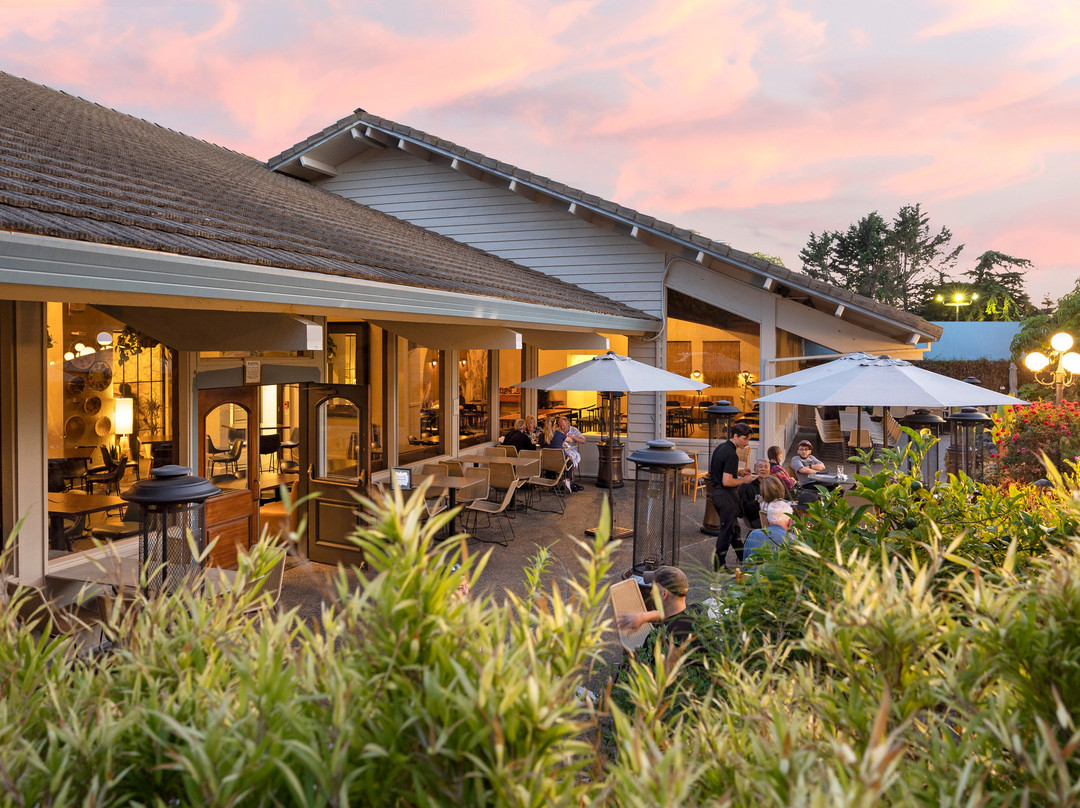 阿普托斯餐馆和美食-Sevy's Kitchen & Bar