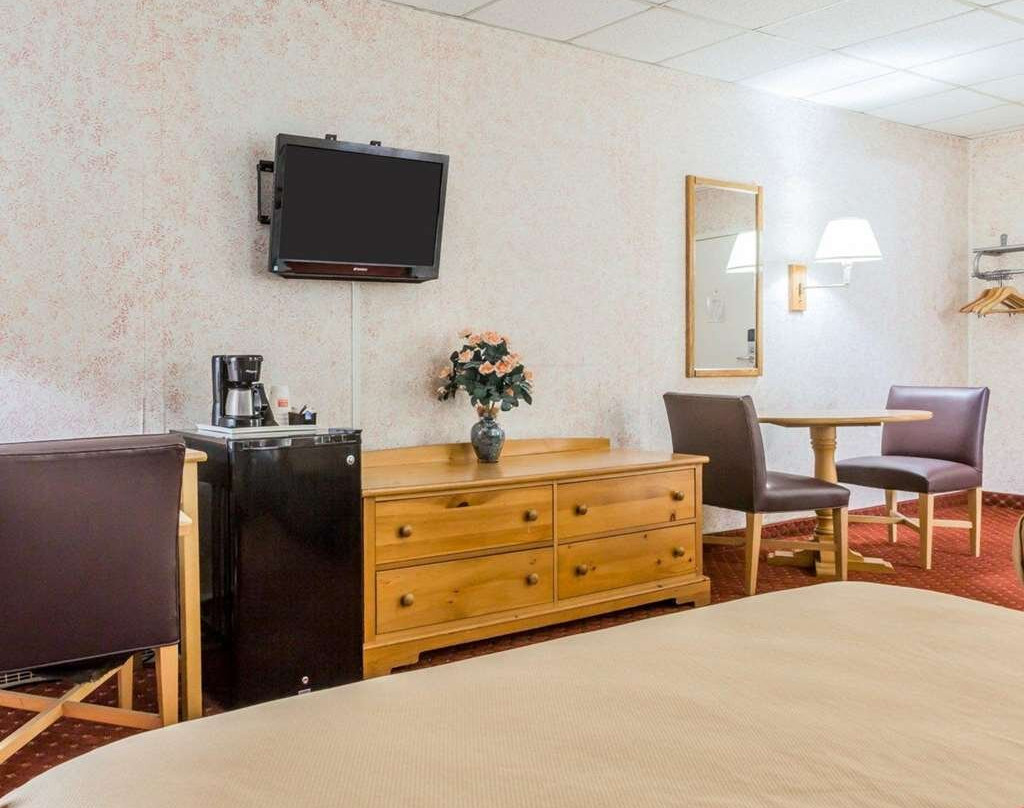 Econo Lodge Near Stewart International Airport主图