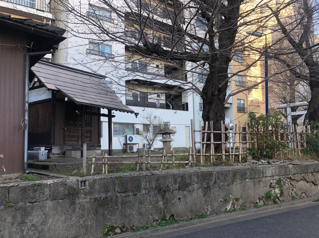 Dairokuten Shrine景点图片