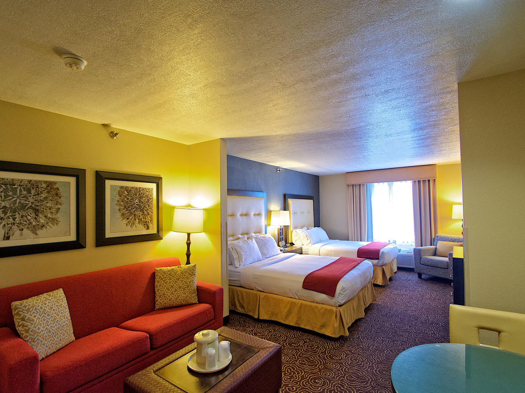 Holiday Inn Express & Suites Ogden by IHG主图