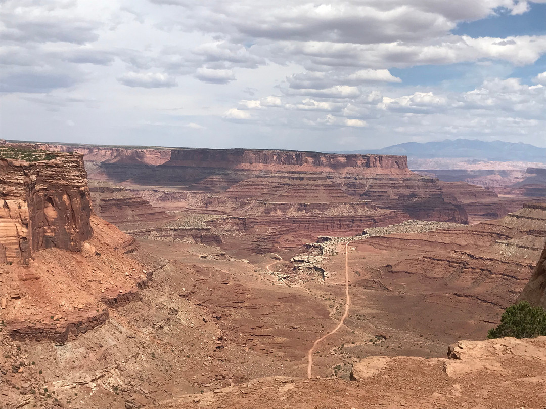 Shafer Canyon Overlook景点图片