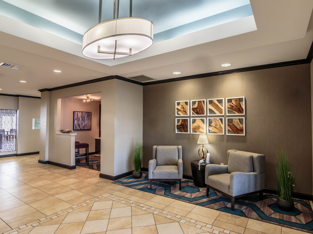 Holiday Inn Express & Suites Farmington By IHG主图
