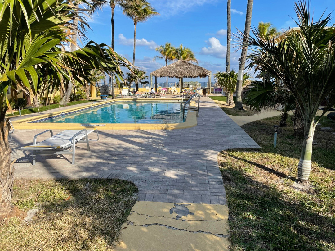 Ebb Tide Oceanfront Resort主图