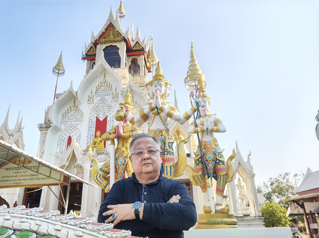 Fish Park at Wat Khoi Temple景点图片