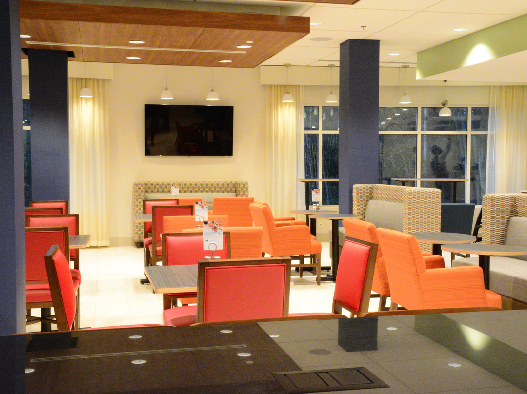 Holiday Inn Express & Suites Lexington Park-california By IHG主图