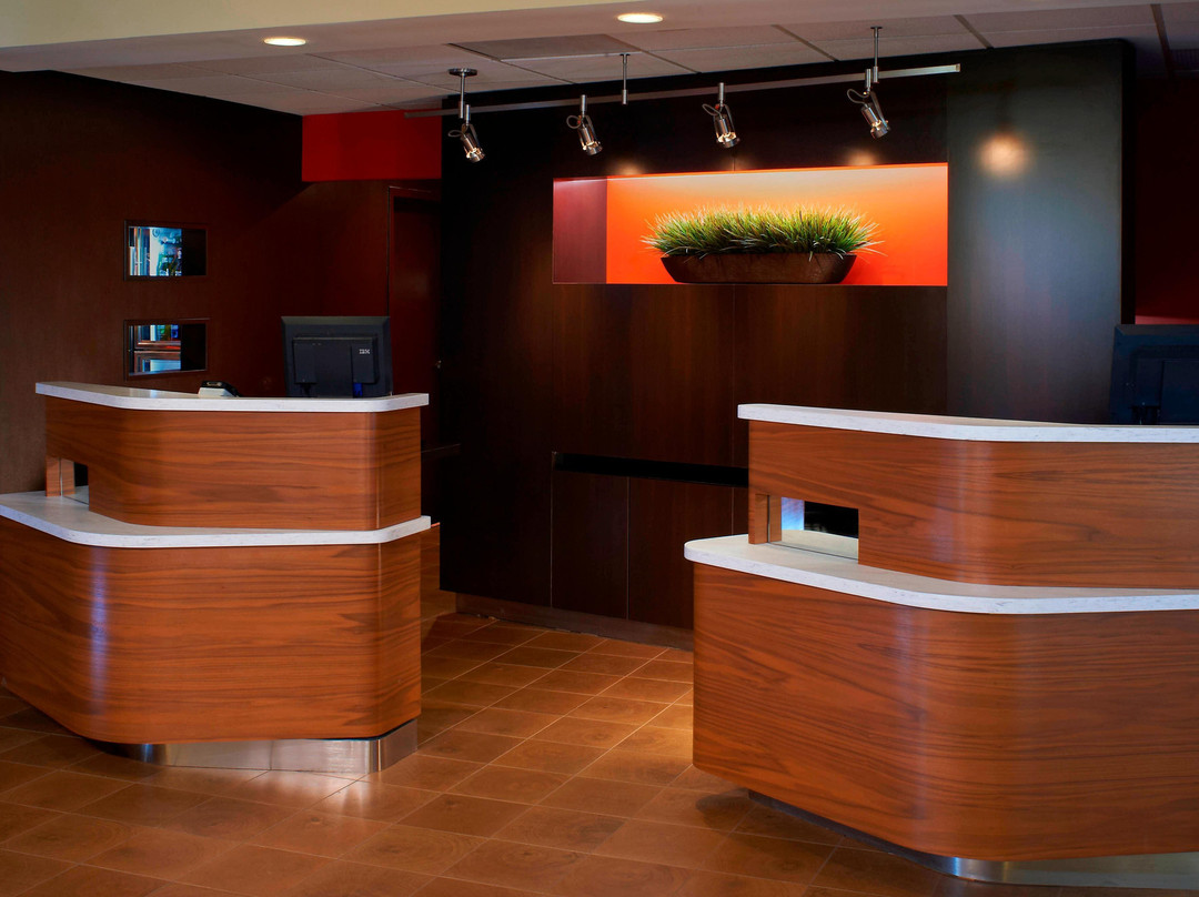 Courtyard by Marriott Detroit Livonia主图