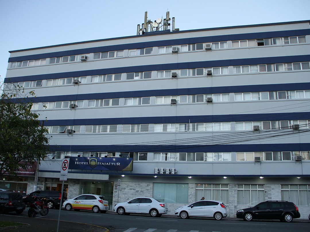 伊塔雅伊图尔酒店