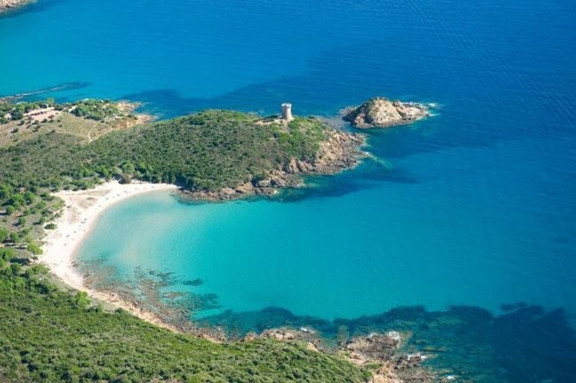 Anse De Favone景点图片
