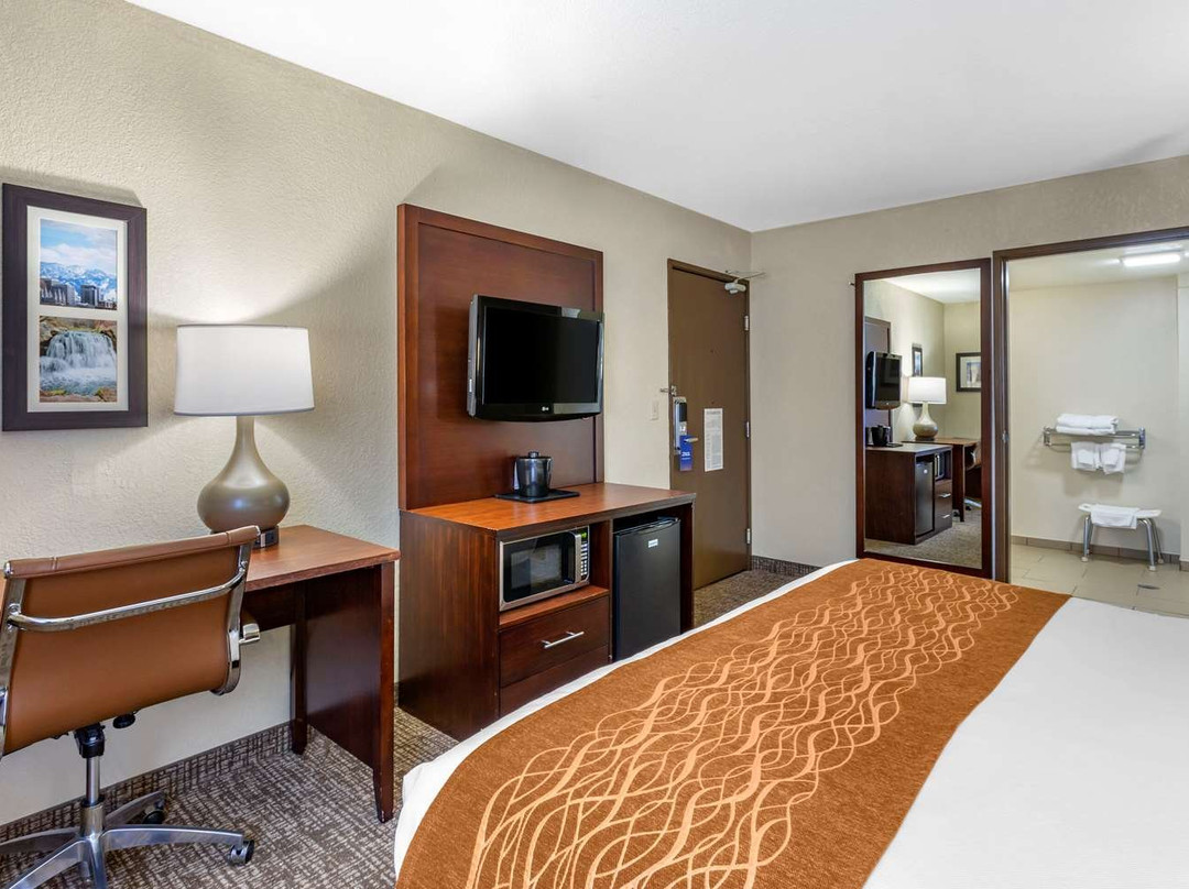 Comfort Inn - Air Force Base Area主图