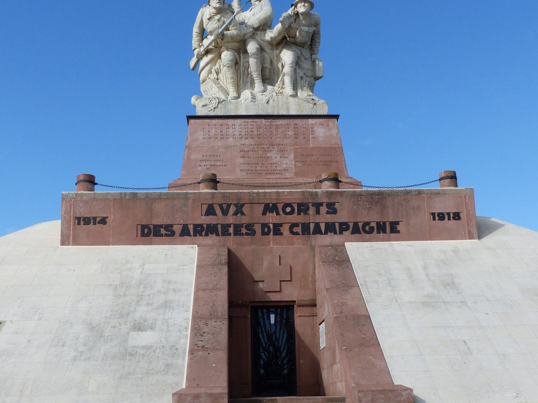 Monument-Ossuaire de « La Ferme de Navarin »景点图片