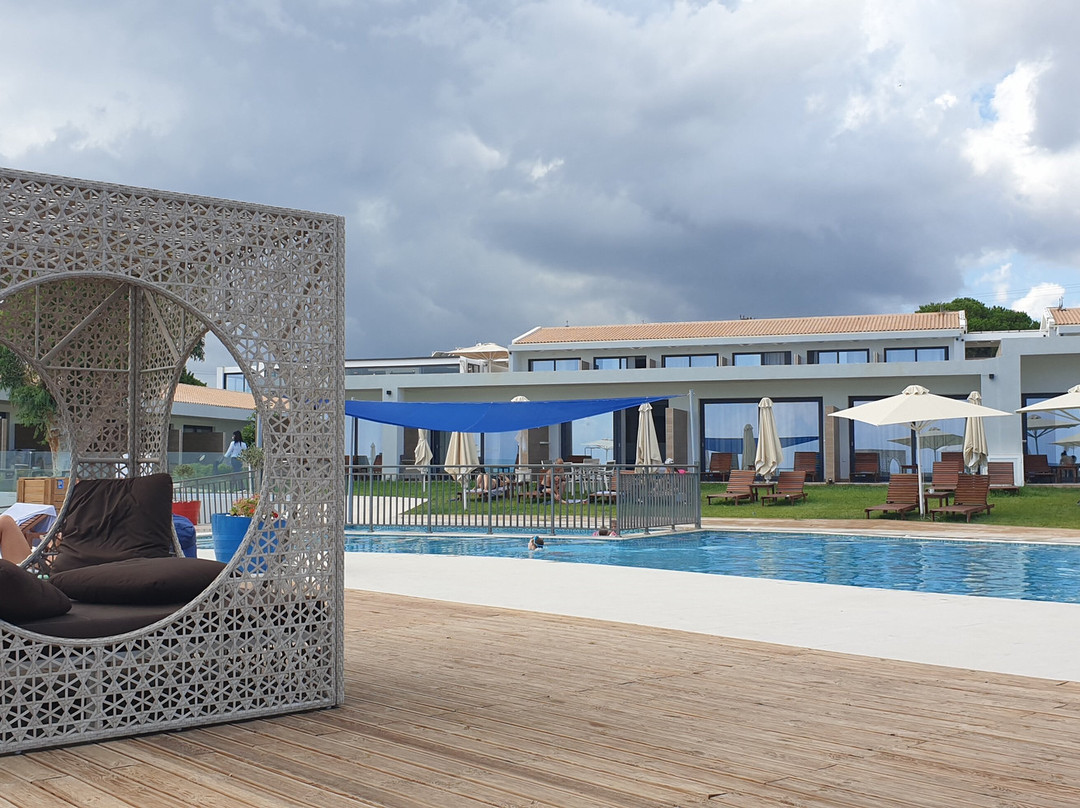 Cavo Orient Beach Hotel & Suites主图