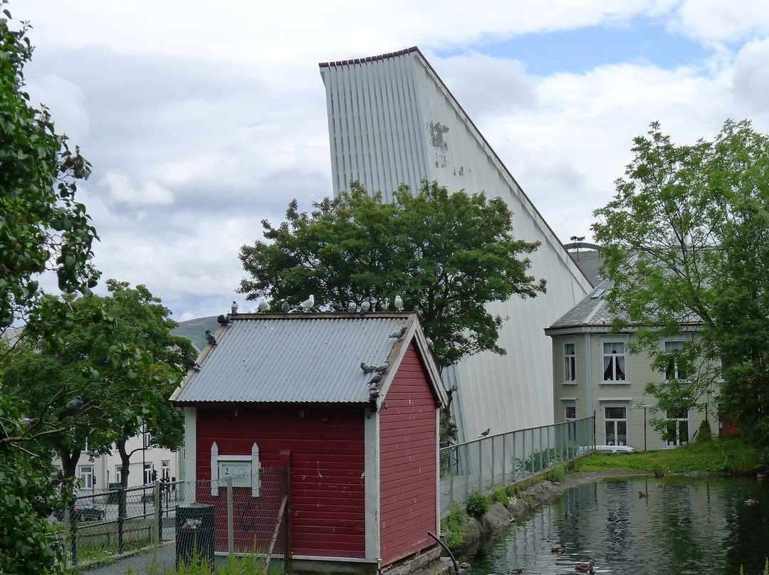 Kirkelandet kirke景点图片