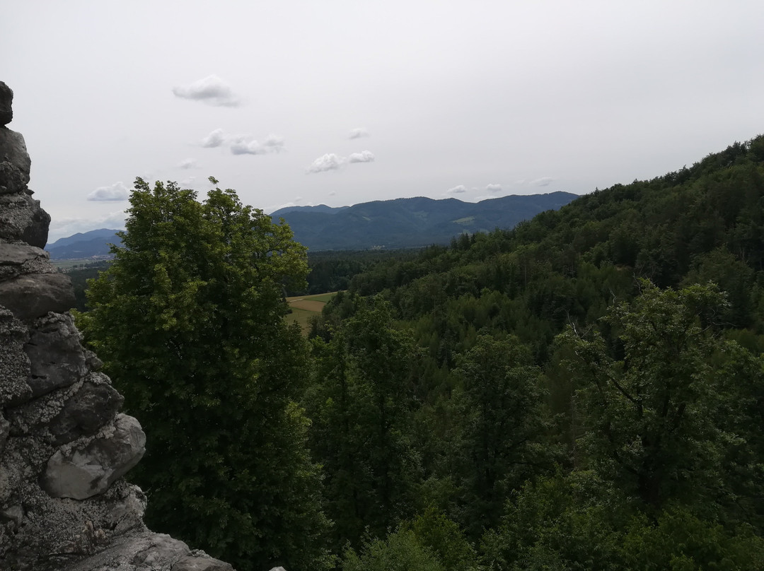 Grad Žovnek-Braslovce必去景点