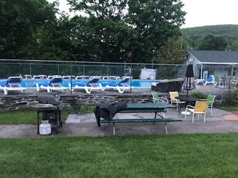 The Colonial Motel主图