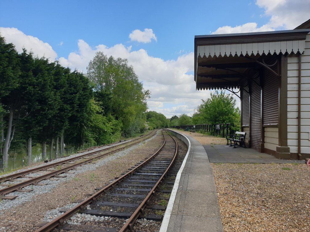 Yarwell Station And Nature Reserve景点图片