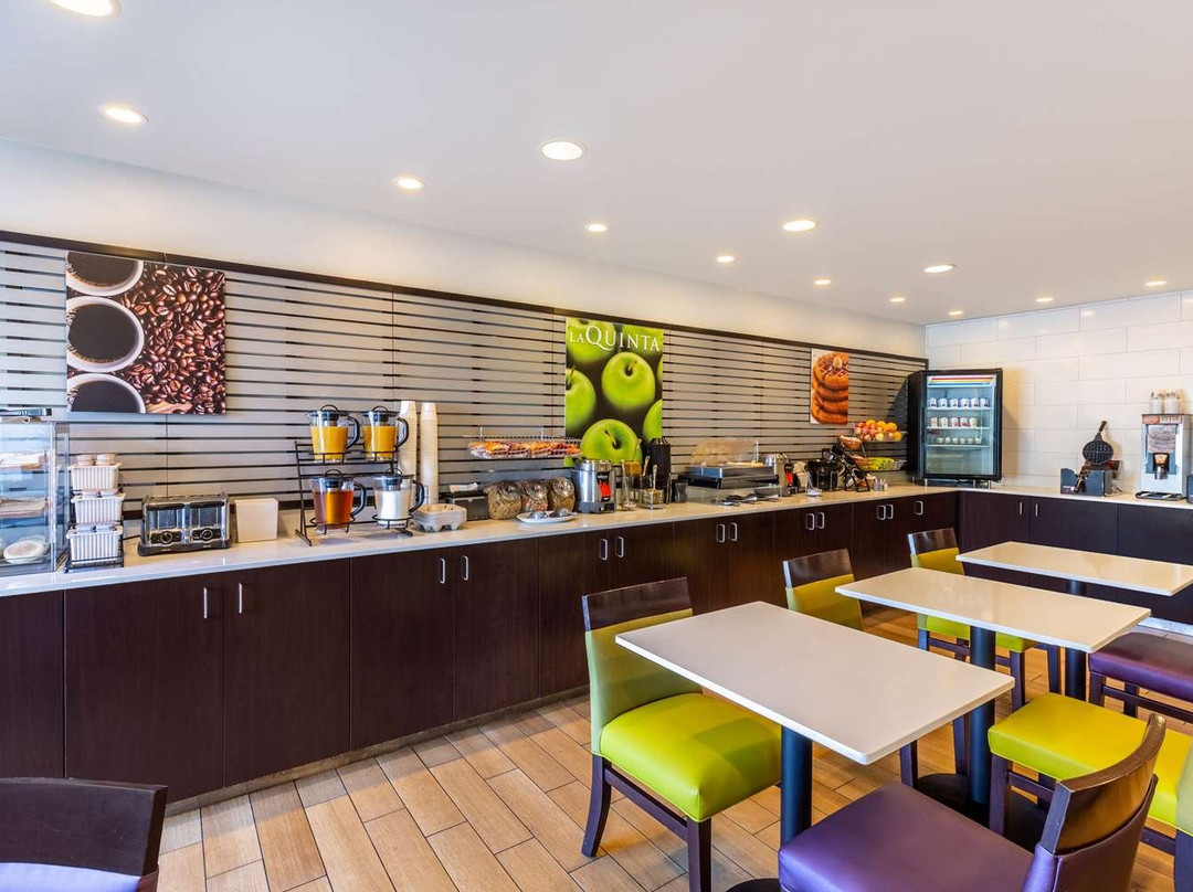 La Quinta Inn & Suites by Wyndham Spokane Valley主图