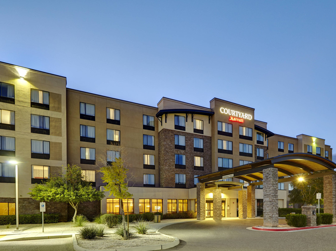 凤凰城北/欢乐谷万怡酒店主图