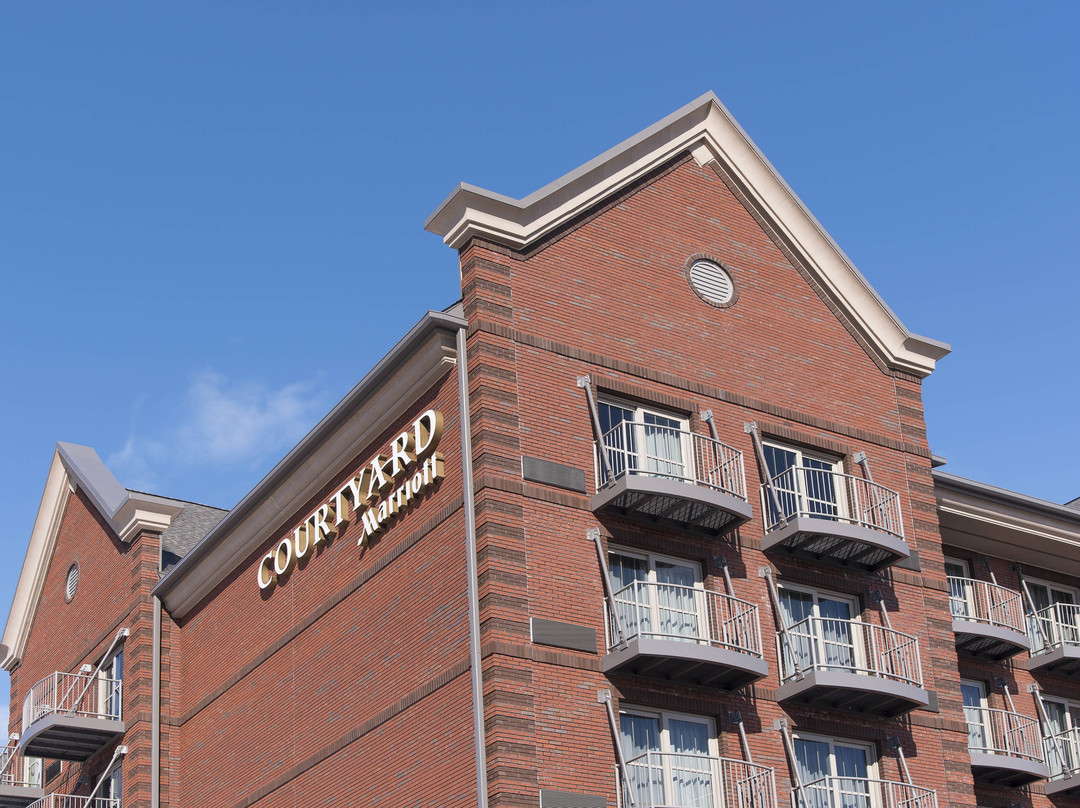 Courtyard by Marriott Holland Downtown主图