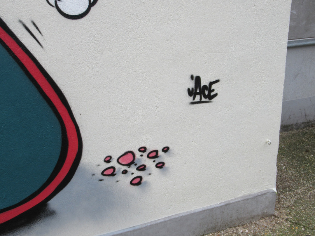 Fresque "Ivres livres"-阿尔福维尔必去景点