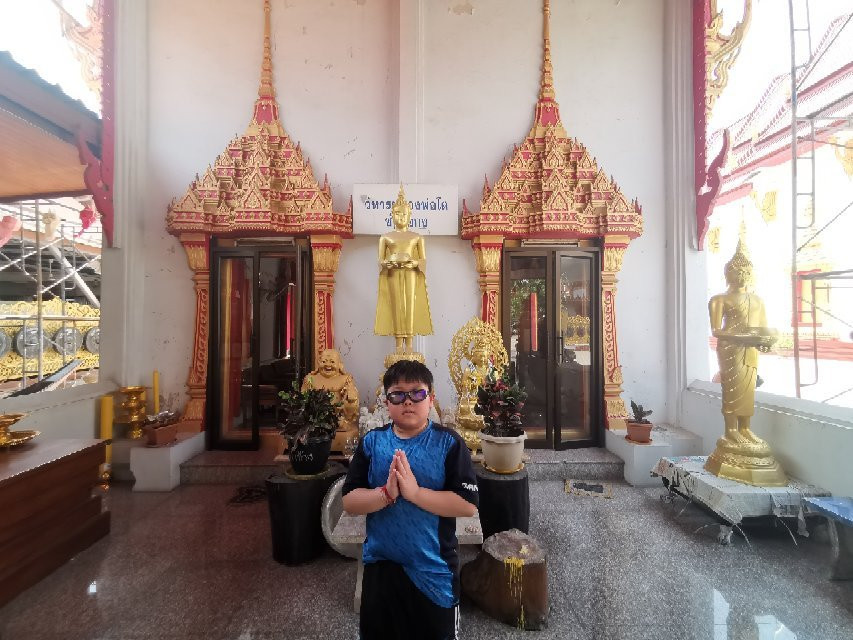 Wat Rat Prakhong Tham